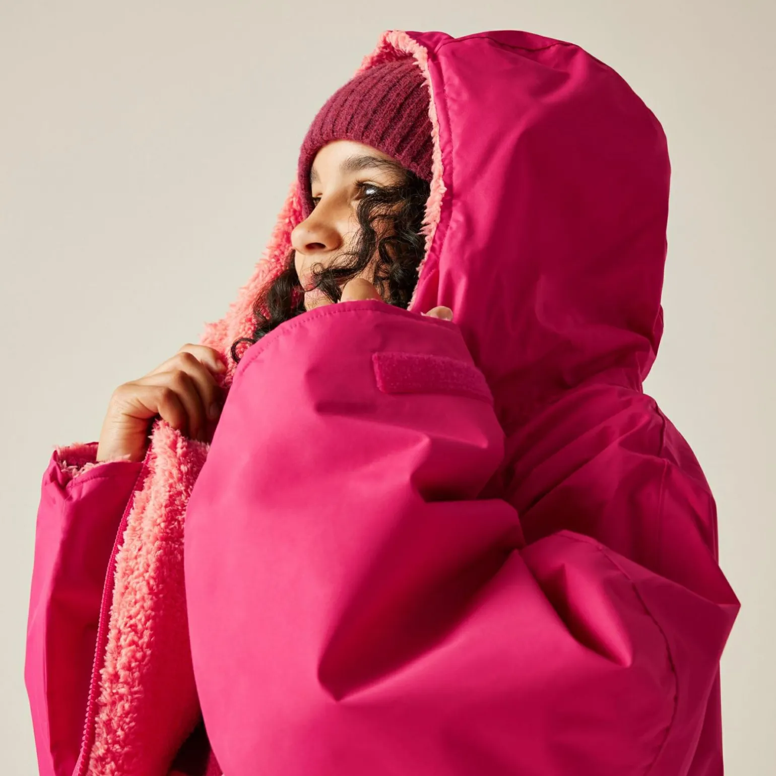 Dziecięcy płaszcz plażowy wodoodporny Junior Changing Robe | Różowy