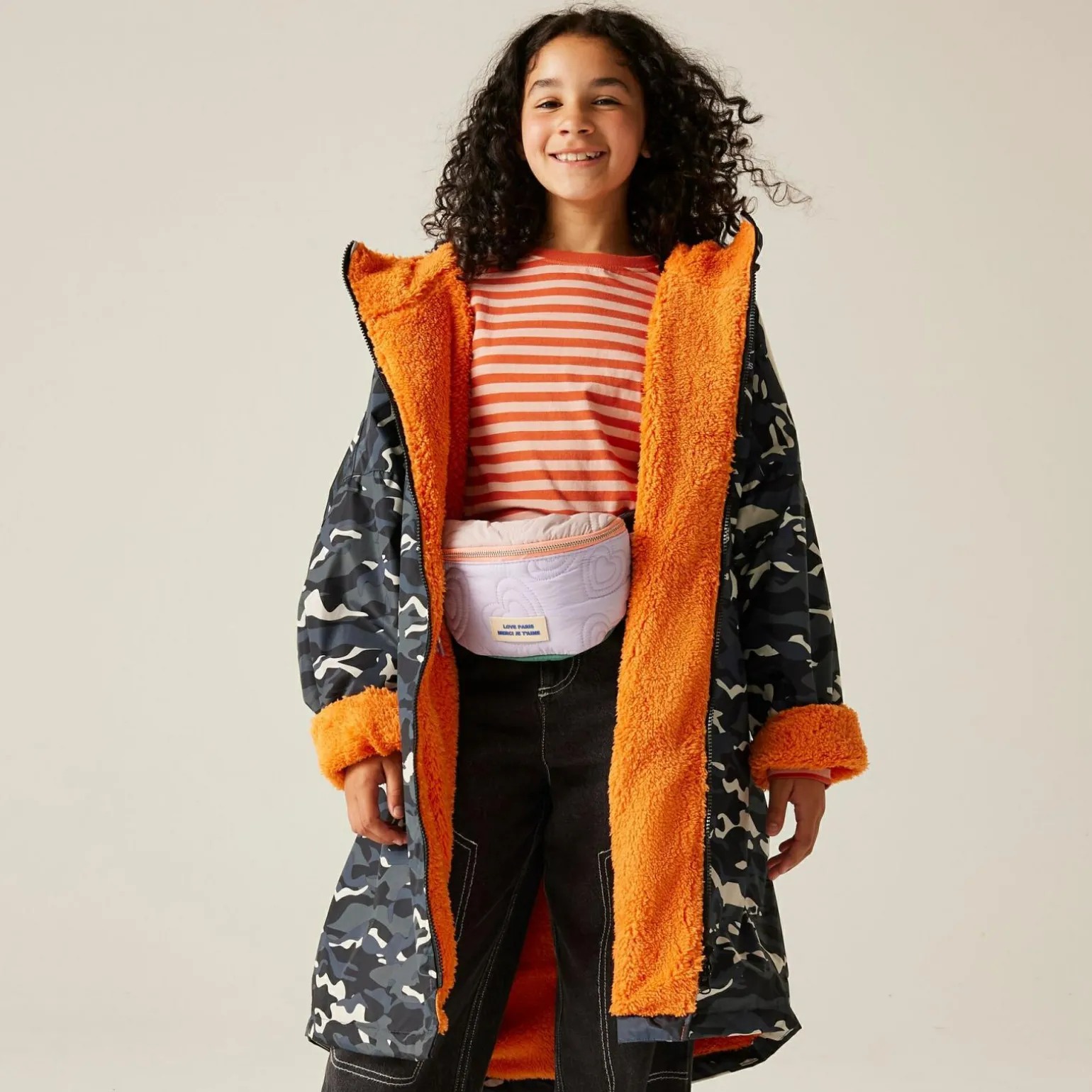 Dziecięcy płaszcz plażowy wodoodporny Junior Changing Robe | Czarny